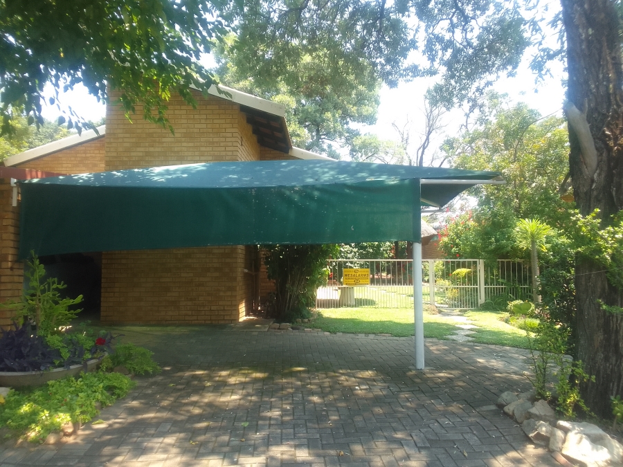 2 Bedroom Property for Sale in Geelhoutpark North West